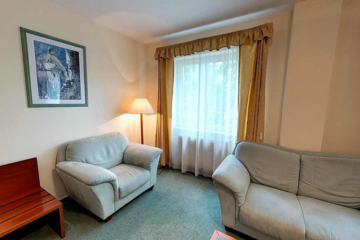 Klub Hotel Дунауйварош Номер фото