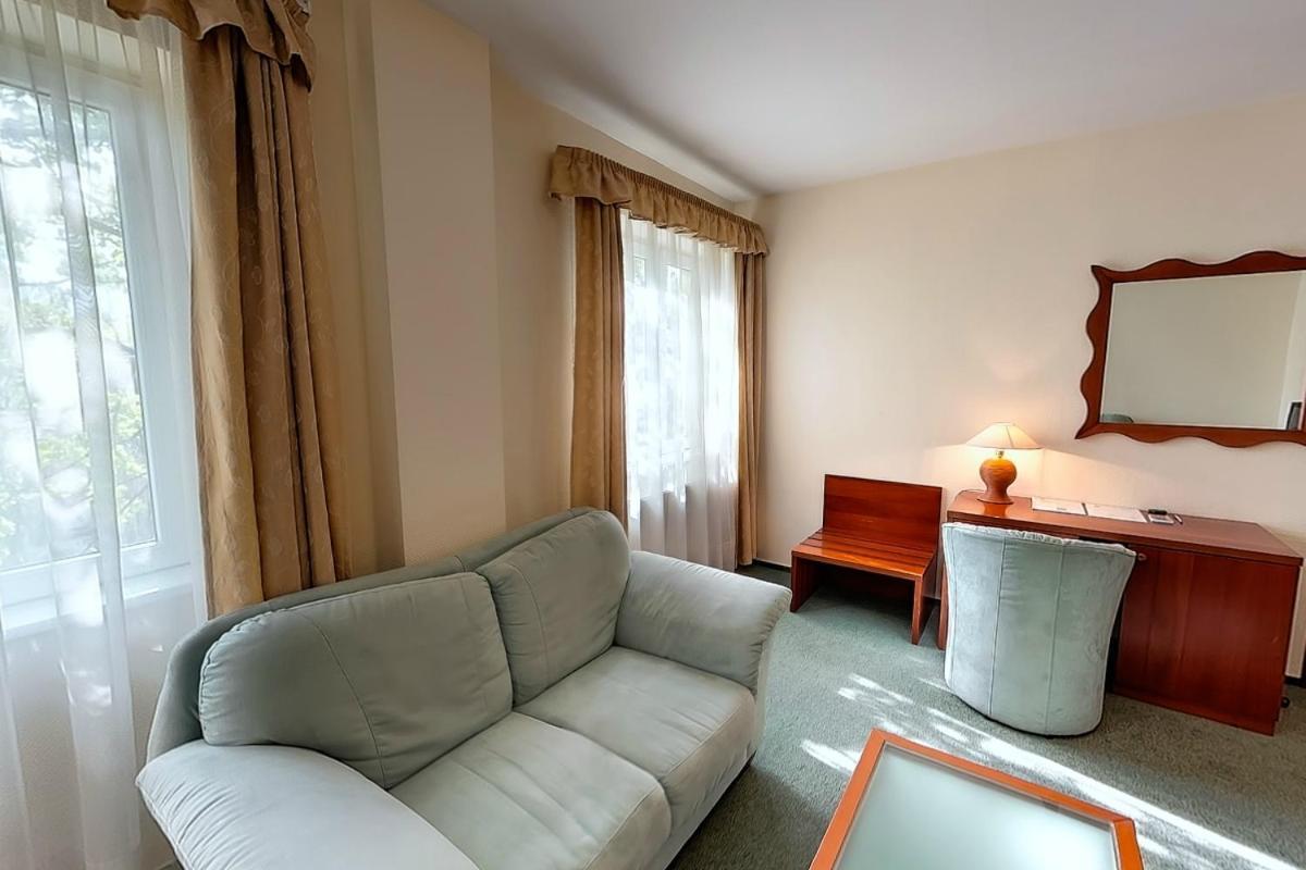 Klub Hotel Дунауйварош Номер фото