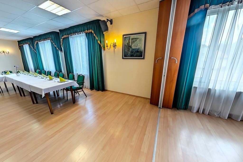 Klub Hotel Дунауйварош Экстерьер фото